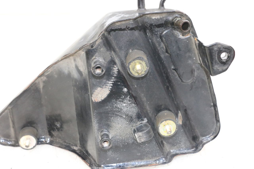 photo de OIL TANK HARLEY DAVIDSON SPORTSTER XL CUSTOM 1200 (2003 - 2004) - Zoom on usage condition