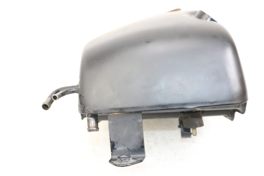 photo de OIL TANK HARLEY DAVIDSON SPORTSTER XL CUSTOM 1200 (2003 - 2004) - Fixing points details
