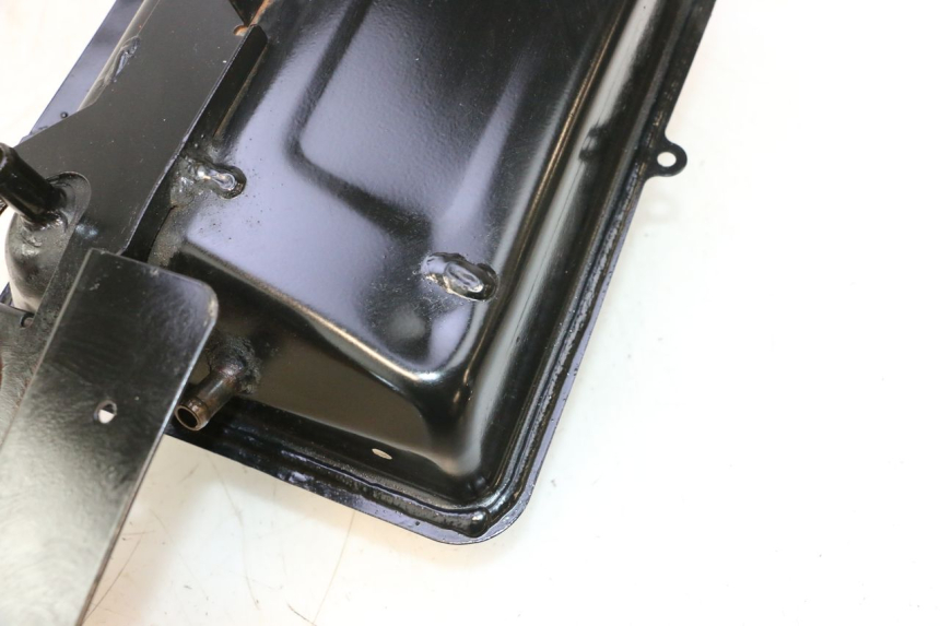 photo de OIL TANK CAN-AM SPYDER RS 1000 (2008 - 2012) - Technical close-up