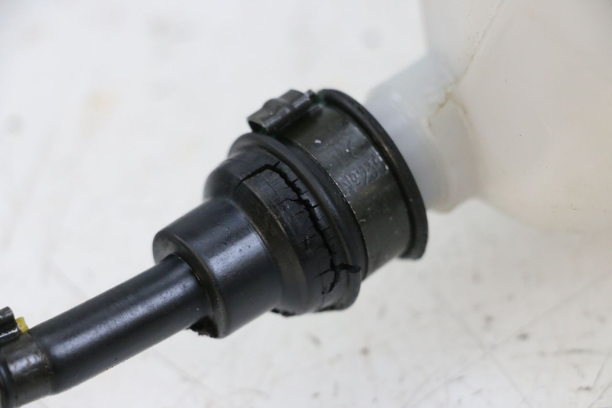 photo de OIL TANK APRILIA SR CARB LC 2T 50 (2004 - 2012) - Zoom on usage condition