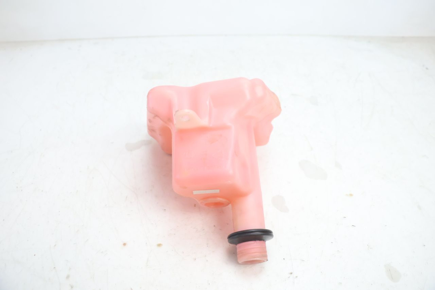 photo de OIL TANK PEUGEOT TREKKER 50 (1995 - 2004) - Alternative perspective