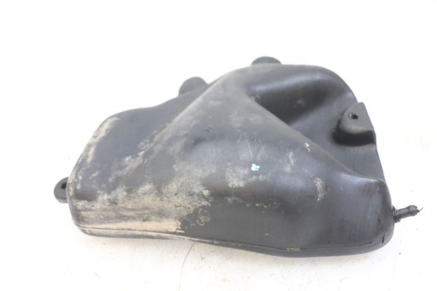 photo de OIL TANK PEUGEOT XP6 50 (1997 - 2003) - Alternative perspective