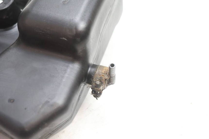photo de OIL TANK PIAGGIO ZIP 2T 50 (2009 - 2019) - Surface and material condition