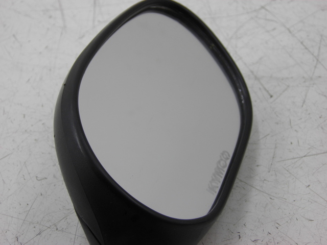 photo de RIGHT MIRROR KYMCO QUANNON NAKED 125 (2010) - Zoom on usage condition