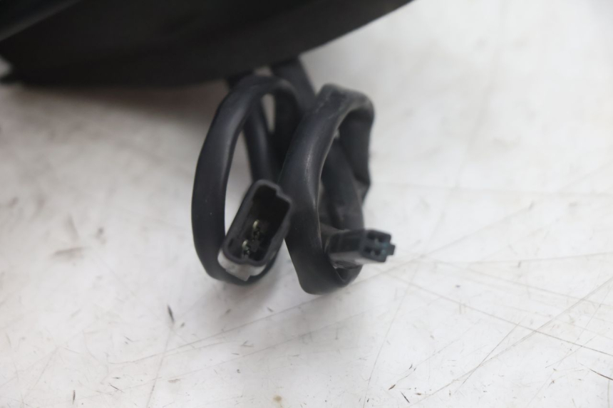 photo de RIGHT MIRROR SUZUKI BURGMAN EXECUTIVE ABS 650 (2006 - 2012) - Distinctive features