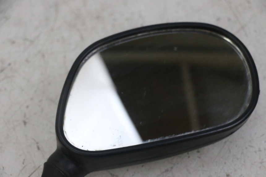 photo de RIGHT MIRROR PEUGEOT KISBEE 2T 50 (2018 - 2022) - Fixing points details