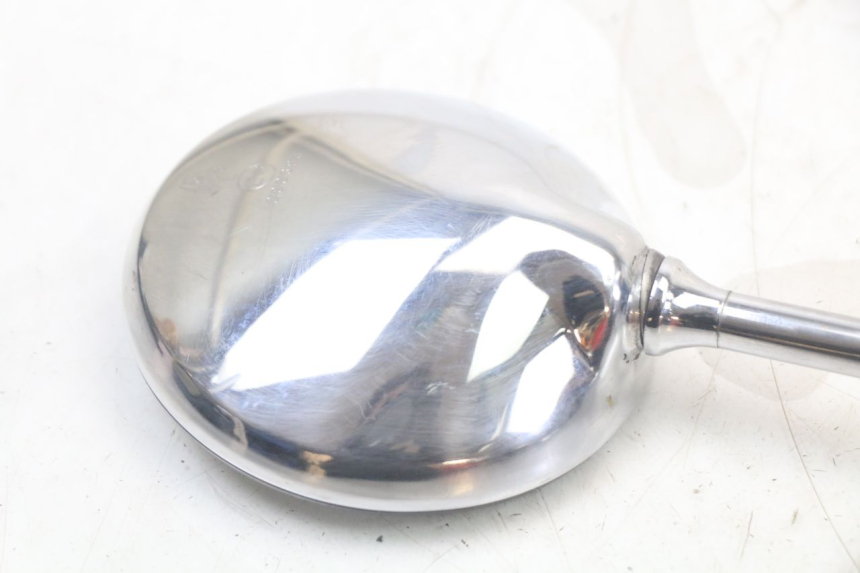 photo de RIGHT MIRROR PIAGGIO BEVERLY 125 (1998 - 2005) - Fixing points details