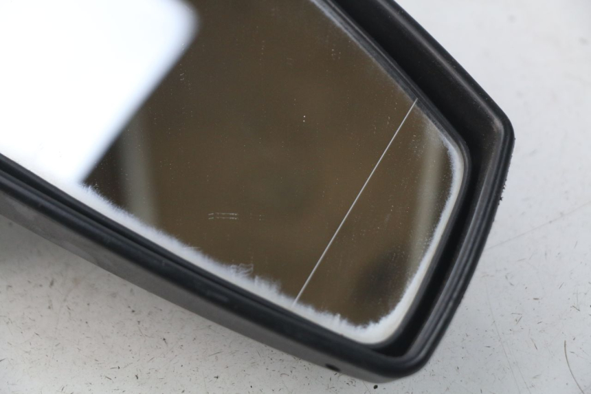 photo de RIGHT MIRROR PEUGEOT SATELIS 300 (2012 - 2015) - Zoom on usage condition
