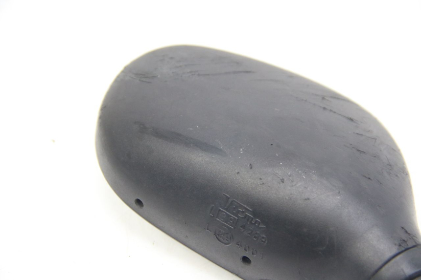 photo de RIGHT MIRROR SUZUKI SIXTEEN 125 (2008 - 2010) - Zoom on usage condition