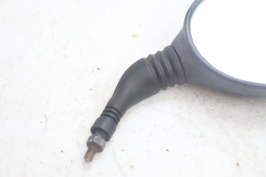 photo de RIGHT MIRROR YAMAHA YP MAJESTY 125 (2002 - 2006) - Zoom on usage condition