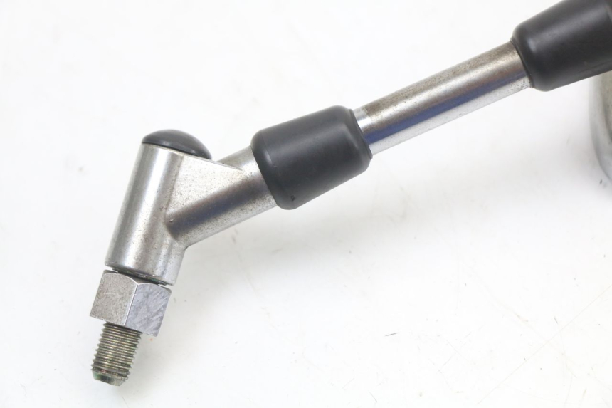 photo de LEFT MIRROR SUZUKI GZ MARAUDER 125 (1998 - 2004) - Fixing points details