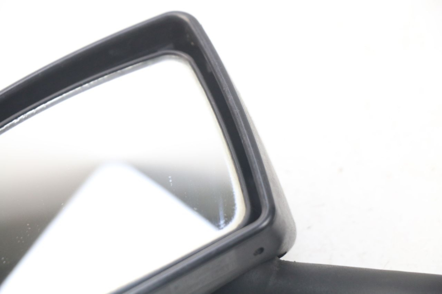 photo de LEFT MIRROR PEUGEOT SATELIS 500 (2007 - 2013) - Surface and material condition