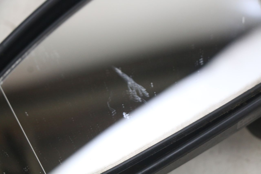 photo de LEFT MIRROR PEUGEOT SATELIS 125 (2010 - 2012) - Fixing points details