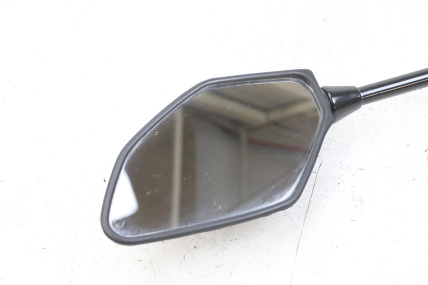photo de LEFT MIRROR YAMAHA XMAX X-MAX ABS 125 (2017 - 2020) - Fixing points details