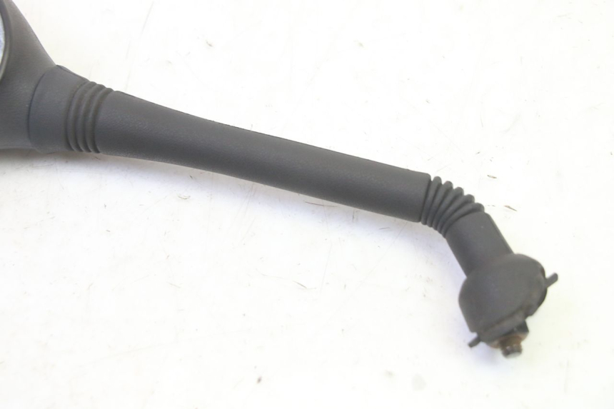 photo de LEFT MIRROR YAMAHA X-MAX XMAX 250 (2006 - 2009) - Zoom on usage condition