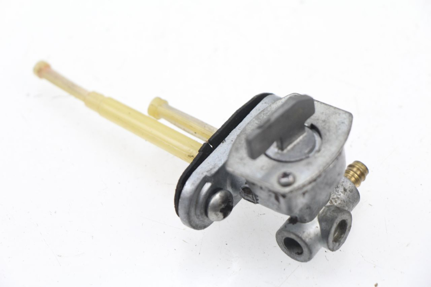 photo de FUEL TANK TAP JIANSHE COYOTE 80 - Technical close-up