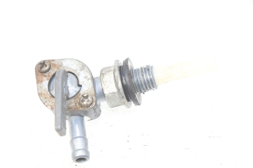 photo de FUEL TANK PETCOCK LONCIN DIRT BIKE 125 - Alternative perspective