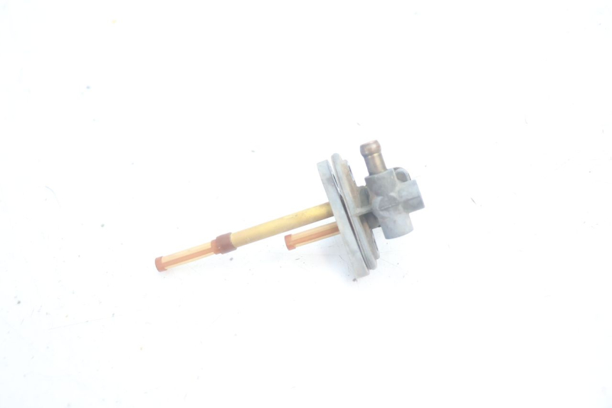 photo de FUEL TANK TAP SUZUKI DR S 600 (1985 - 1989) - Fixing points details