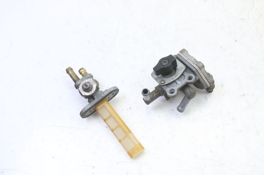 photo de FUEL TANK TAP SUZUKI GS GSE 500 (2001 - 2003) - Component detail