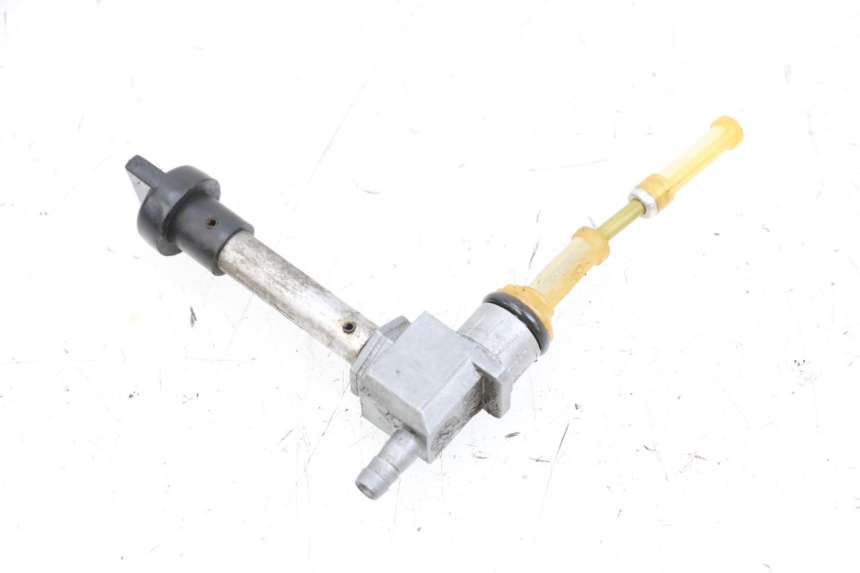 photo de FUEL TANK TAP PEUGEOT LUDIX 50 (2005 - 2007) - Zoom on usage condition