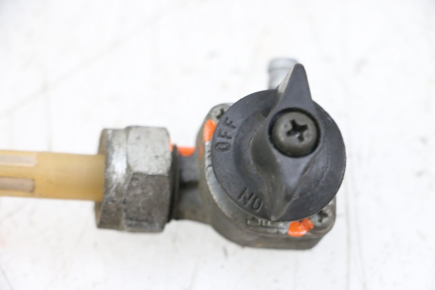 photo de FUEL TANK TAP HONDA NSR R 125 (1994 - 2003) - Zoom on usage condition
