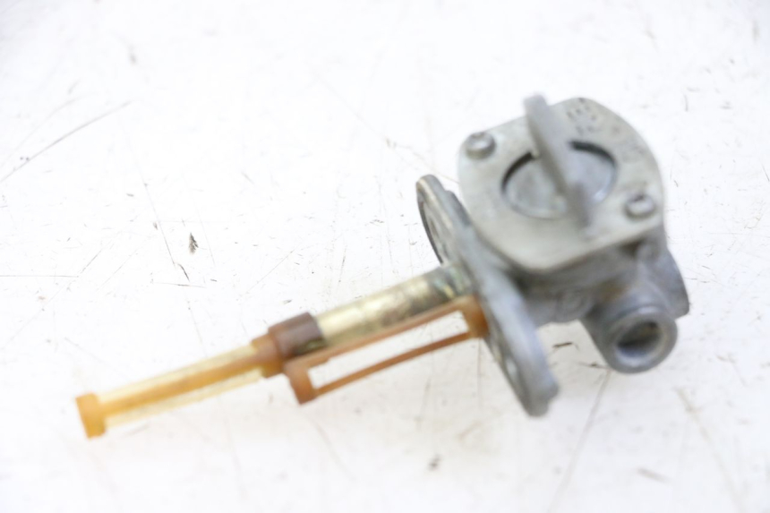 photo de FUEL TANK TAP YAMAHA PW 80 (1983 - 2014) - Fixing points details