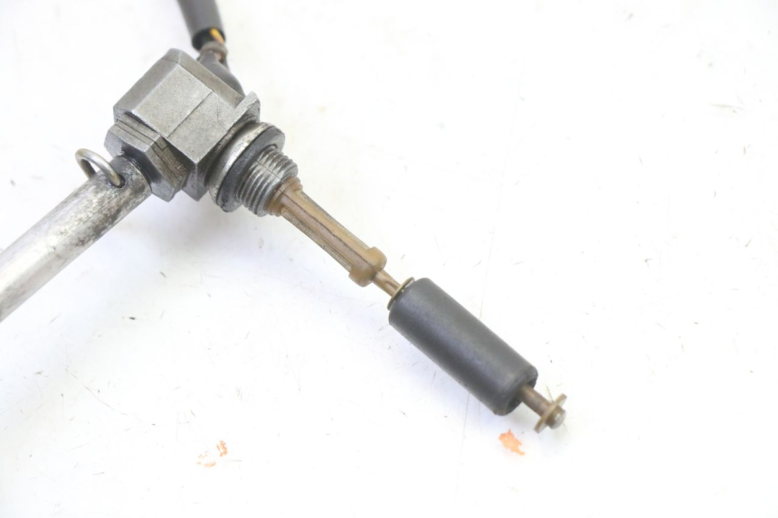 photo de FUEL TANK TAP PEUGEOT SPEEDAKE 50 (1995 - 1997) - Fixing points details