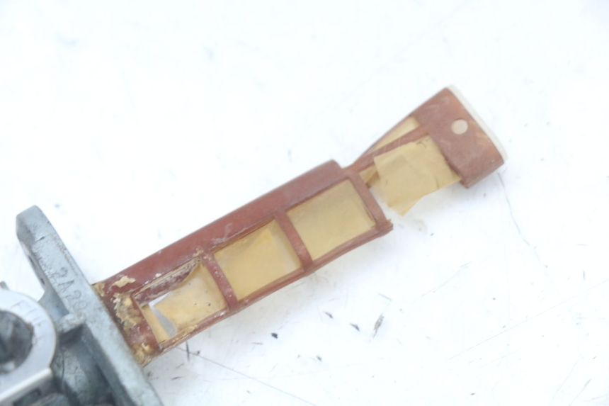 photo de FUEL TANK TAP SUZUKI GS F 500 (2004 - 2007) - Zoom on usage condition