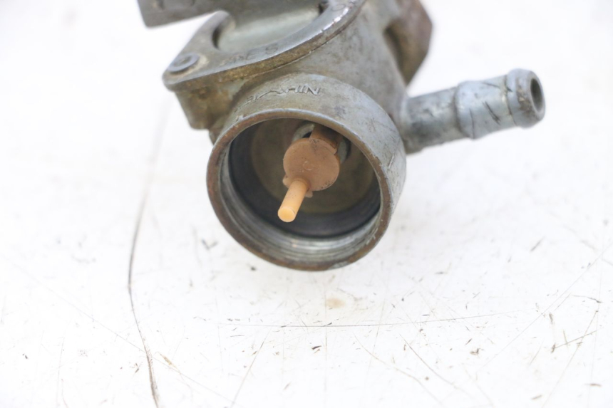 photo de FUEL TANK TAP HONDA TRX 300 (1988 - 2000) - Zoom on usage condition