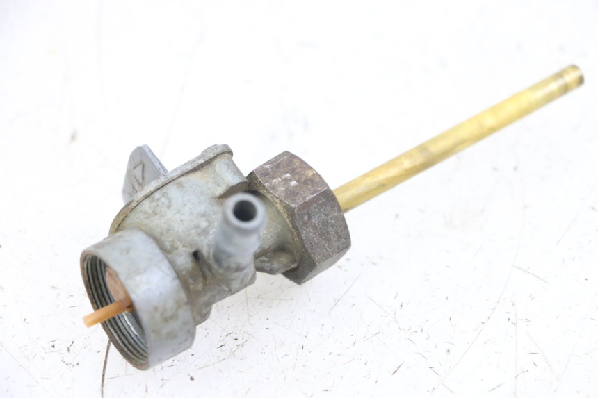 photo de FUEL TANK TAP HONDA TRX 300 (1988 - 2000) - Alternative perspective