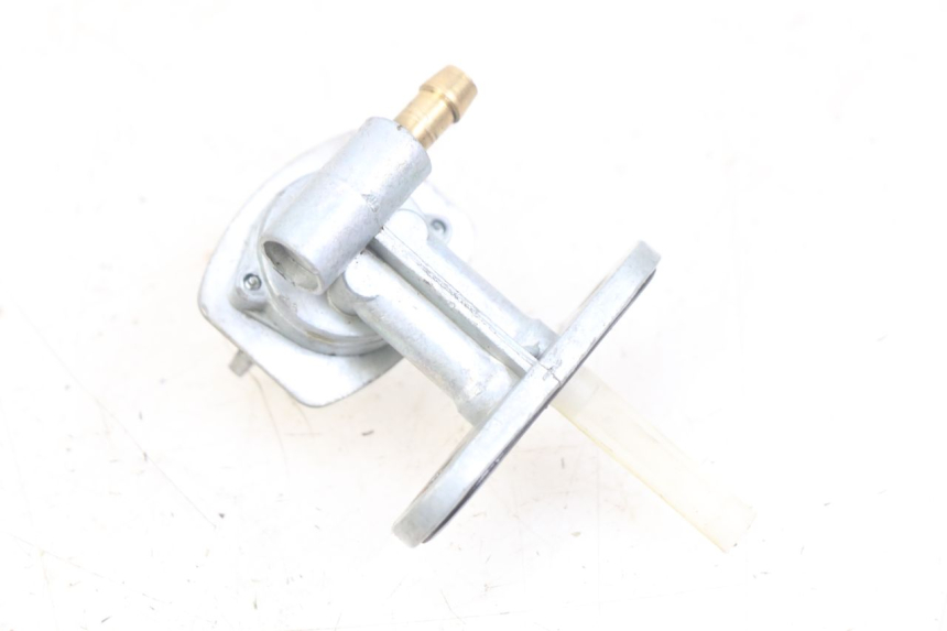 photo de FUEL TANK TAP YAMAHA TTR 125 (2000 - 2020) - Alternative perspective