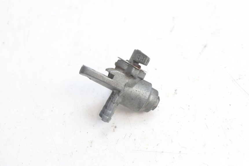 photo de FUEL TANK TAP DAELIM VJ ROADWIN 125 (2004 - 2007) - Zoom on usage condition