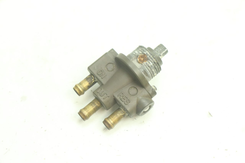 photo de FUEL TANK TAP YAMAHA WAVE RUNNER GP R 1200 (2000 - 2003) - Main view