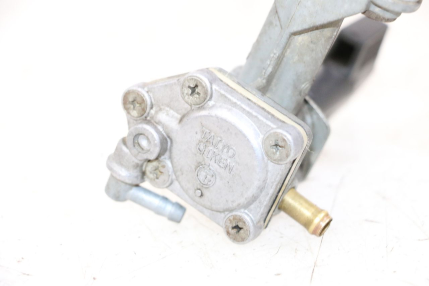 photo de FUEL TANK TAP YAMAHA XJN DIVERSION 600 (2000 - 2003) - Alternative perspective