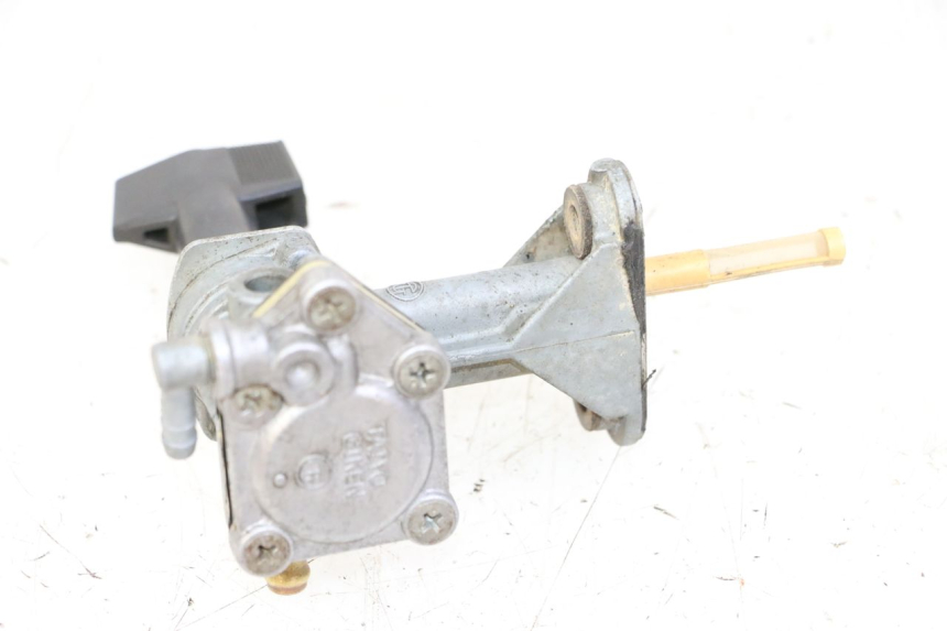 photo de FUEL TANK TAP YAMAHA XJN DIVERSION 600 (2000 - 2003) - Technical close-up