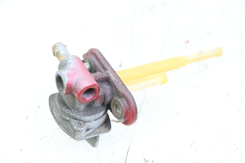 photo de FUEL TANK TAP YAMAHA XVS DRAG STAR DRAGSTAR 650 (1997 - 2007) - Technical close-up