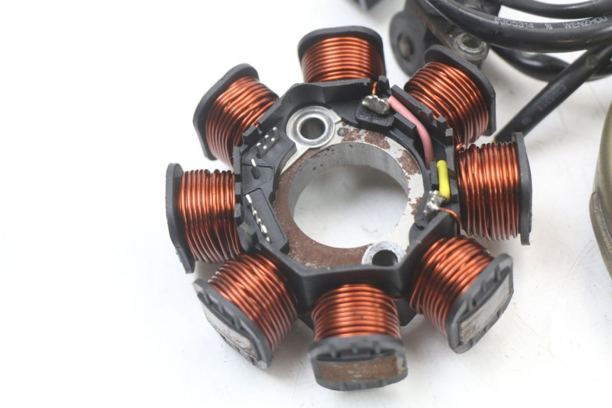 photo de ROTARY STATOR KYMCO AGILITY RS 4T 50 (2009 - 2013) - Fixing points details