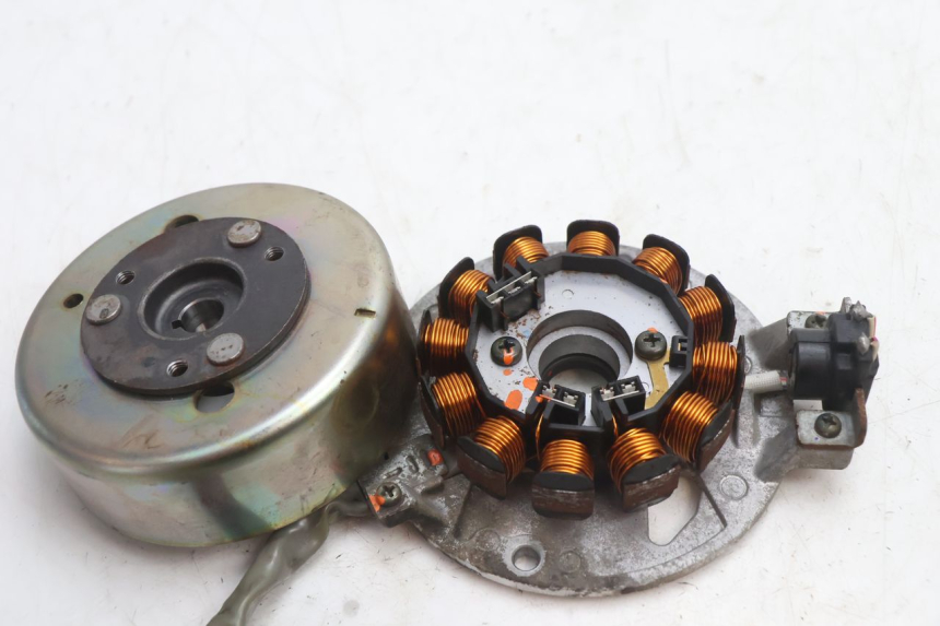 photo de ROTOR STATOR MBK BOOSTER SPIRIT 50 (2004 - 2017) - Technical close-up