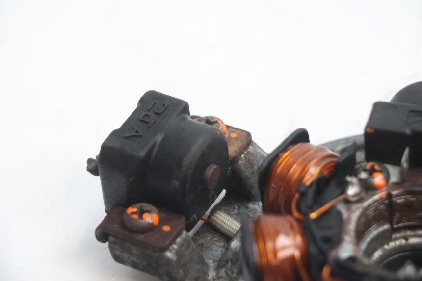 photo de ROTOR STATOR MBK BOOSTER SPIRIT 50 (1999 - 2003) - Fixing points details