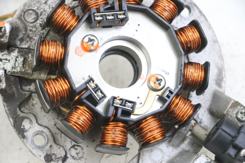 photo de ROTOR STATOR MBK BOOSTER SPIRIT NAKED 50 (2004 - 2017) - Additional view of the item