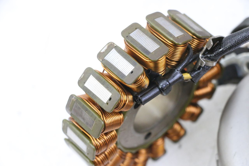 photo de ROTOR STATOR SUZUKI BURGMAN 125 (2007 - 2014) - Technical close-up