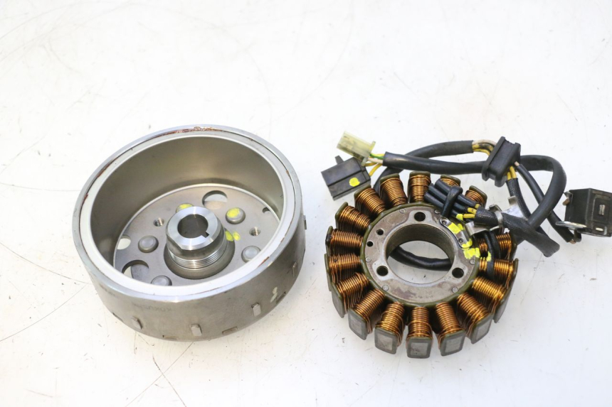 photo de ROTOR STATOR SUZUKI BURGMAN 125 (2007 - 2014) - Component zoom