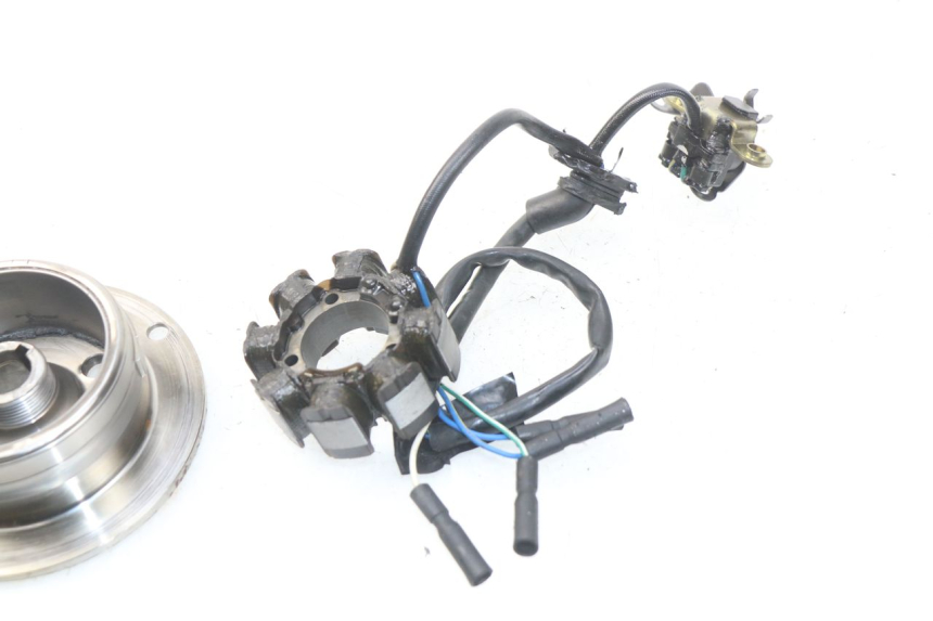 photo de ROTOR STATOR HONDA CRF CR-F 450 (2001 - 2005) - Technical close-up