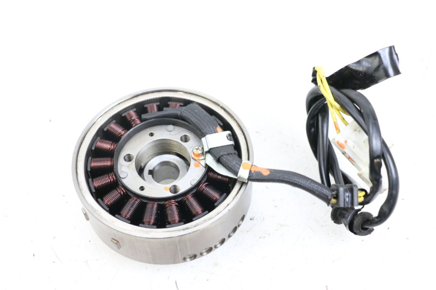 photo de ROTOR STATOR HONDA FES S-WING SWING ABS 125 (2007 - 2015) - Zoom on usage condition