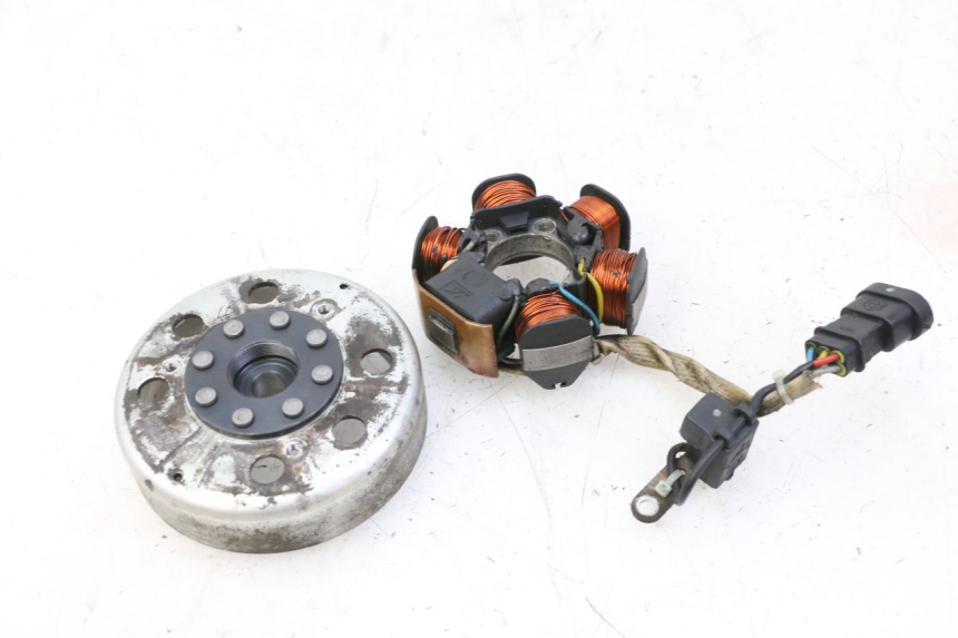 photo de ROTOR STATOR PIAGGIO FLY 2T 50 (2004 - 2017) - Alternative perspective