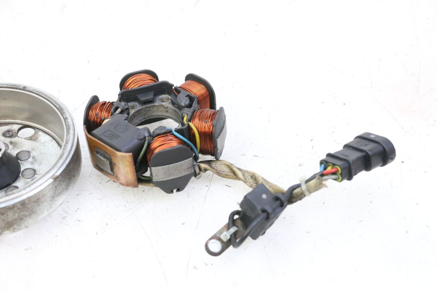 photo de ROTOR STATOR PIAGGIO FLY 2T 50 (2004 - 2017) - Technical close-up