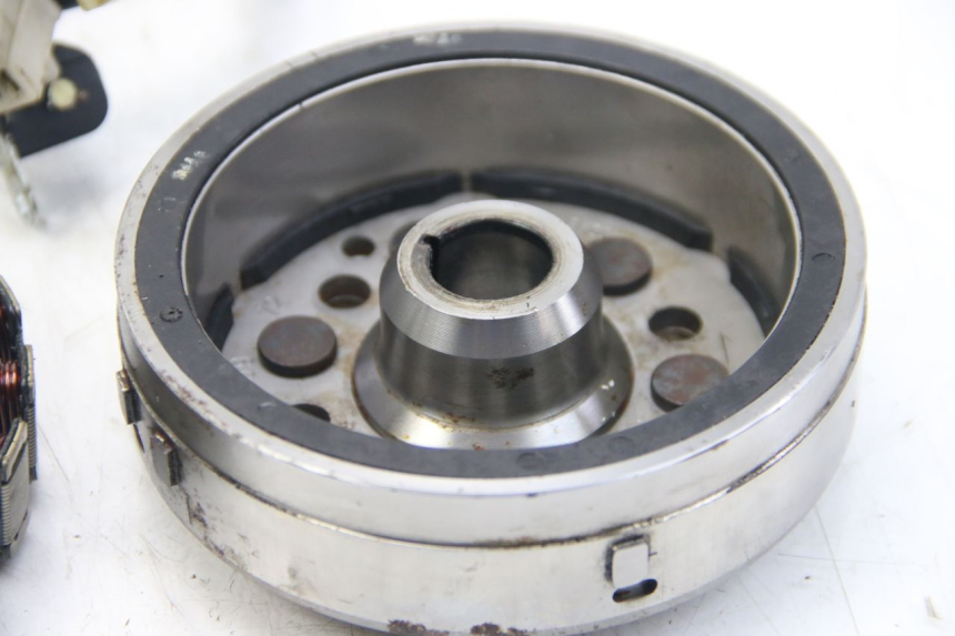 photo de ROTOR STATOR YAMAHA FZS FAZER 600 (1998 - 2001) - Technical close-up