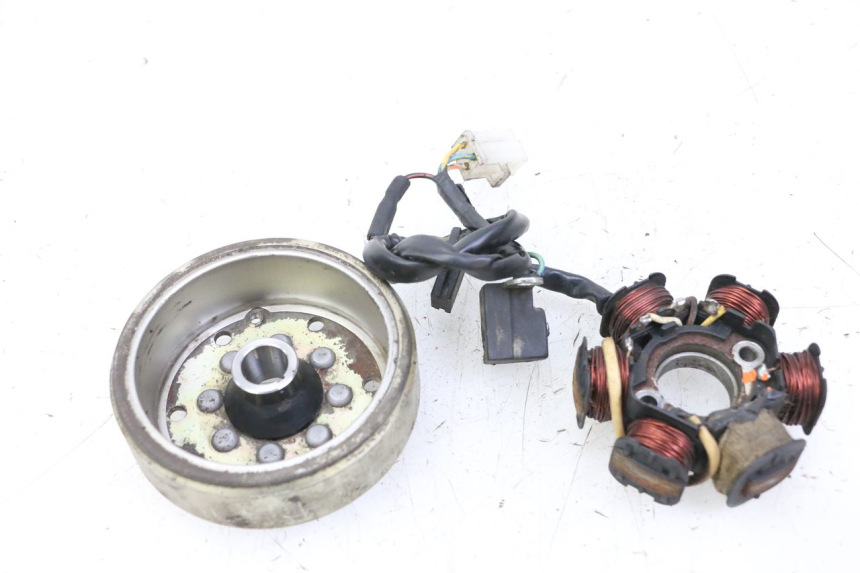 photo de ROTOR STATOR PEUGEOT KISBEE 2T 50 (2010 - 2017) - Fixing points details