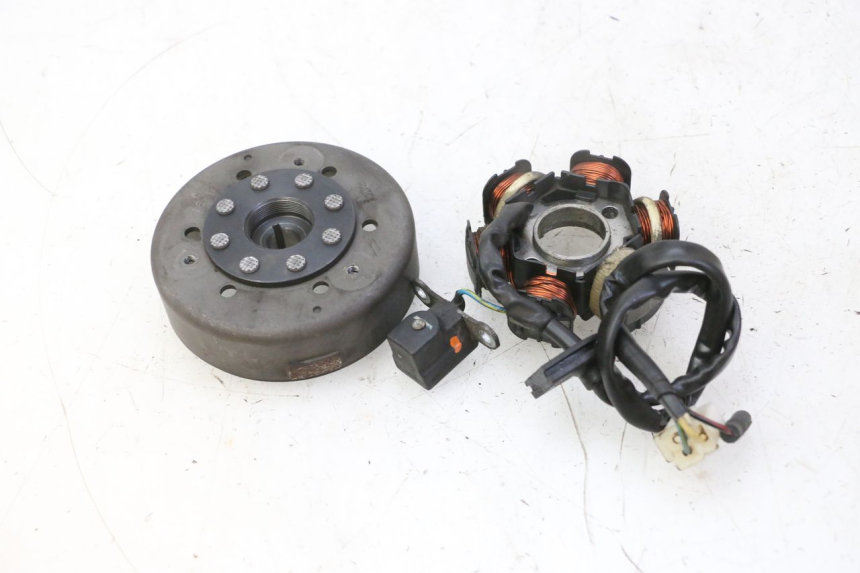photo de ROTOR STATOR PEUGEOT KISBEE 2T 50 (2010 - 2017) - Zoom on usage condition
