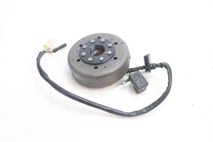 photo de ROTOR STATOR PEUGEOT KISBEE 2T 50 (2010 - 2017) - Zoom on usage condition